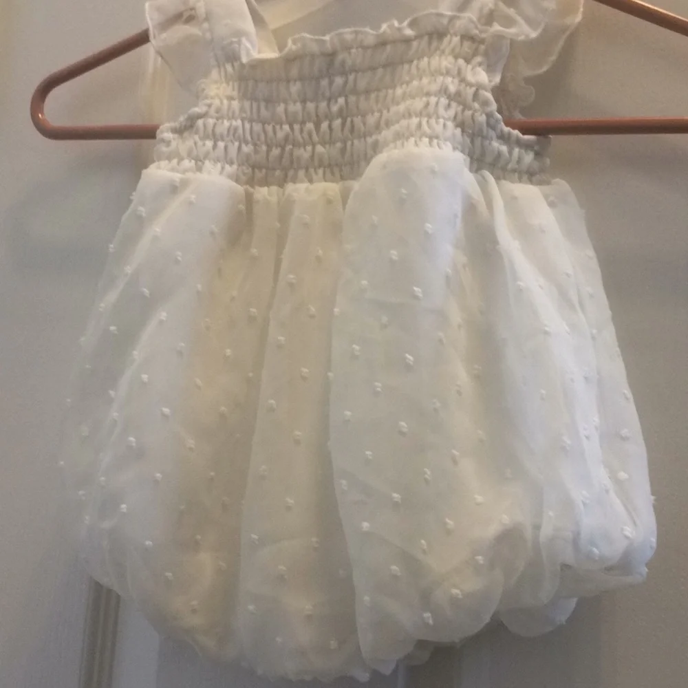 FINAL MARKDOWN girls snap crotch romper 6 months
